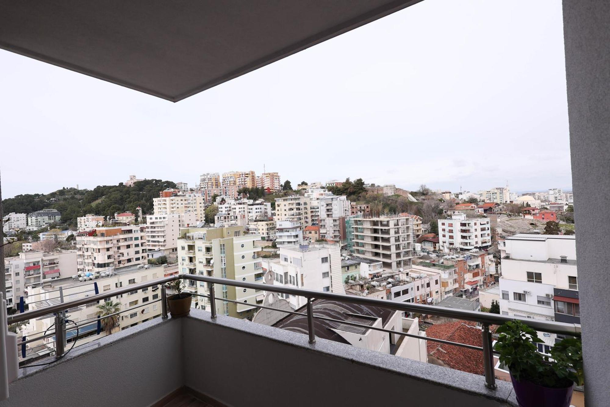 Grandstay Apartments ดูร์เรส ภายนอก รูปภาพ