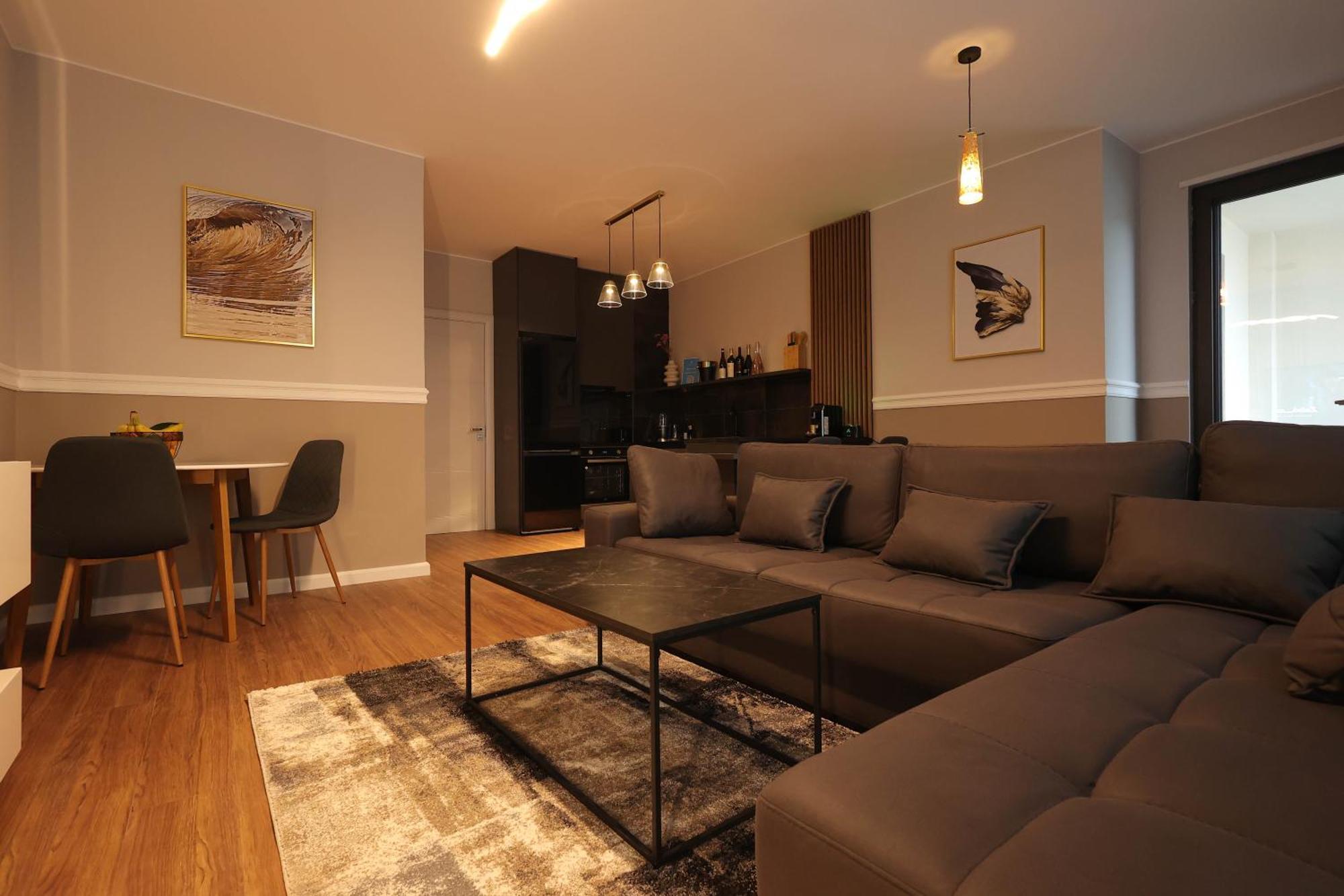 Grandstay Apartments ดูร์เรส ภายนอก รูปภาพ